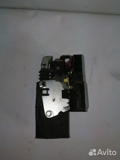 Замок двери Renault Logan