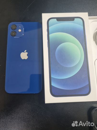 iPhone 12, 64 ГБ