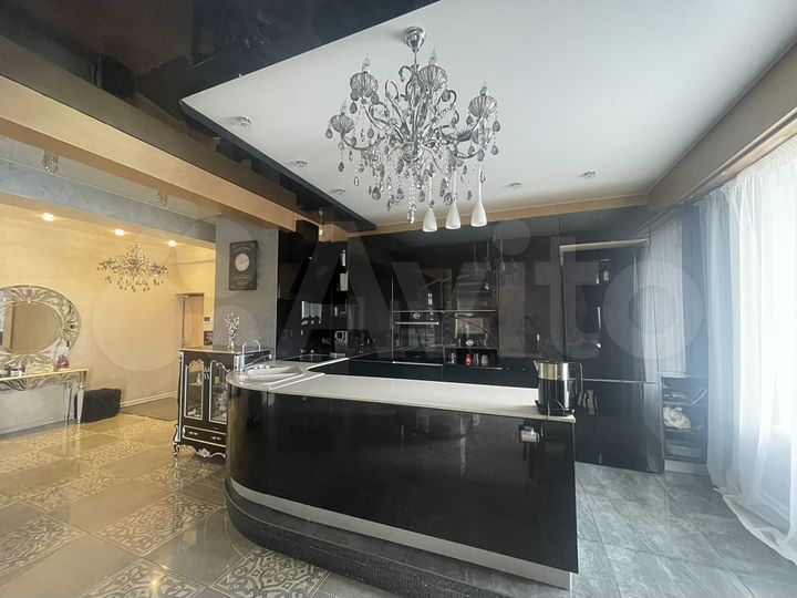 3-к. квартира, 170 м², 9/10 эт.