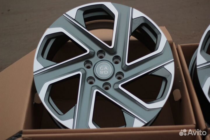 Летний комплект колес R21 Toyota Land Cruiser 300