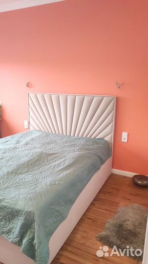 Кровать двуспальная