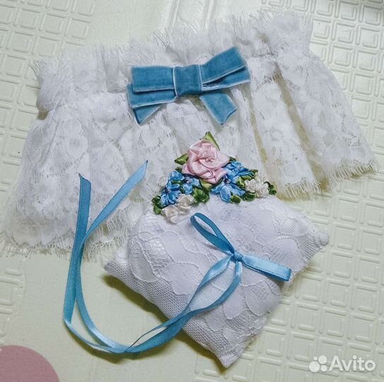 Аксессуары невесты: подушечка для колец, подвязка