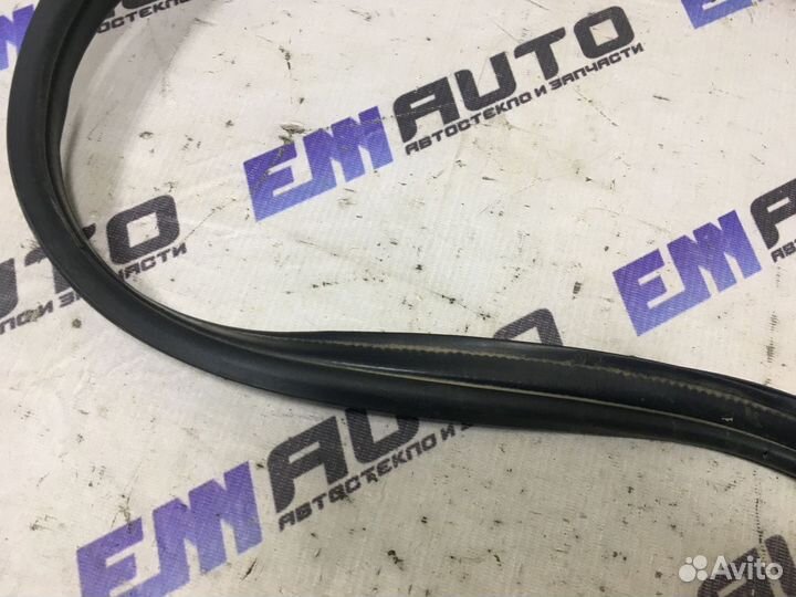 Уплотнитель двери багажника Дэу Матиз