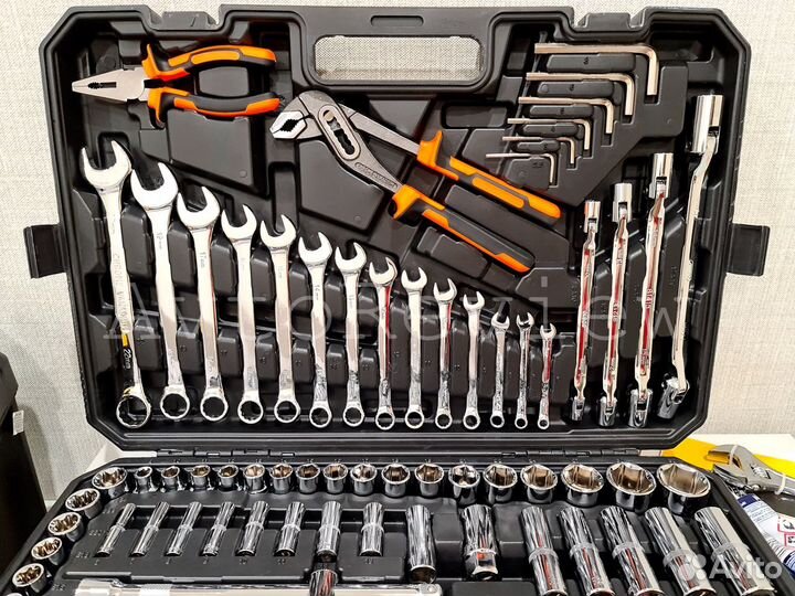 Набор инструментов авто-слесарный 137 предметов