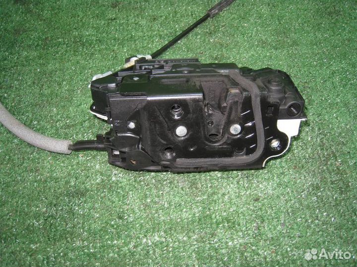 Замок двери задней правой Skoda Fabia 5J 2010