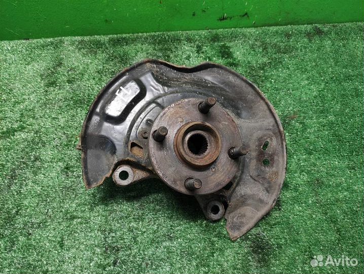 Кулак передний левый Toyota Yaris P90 2010