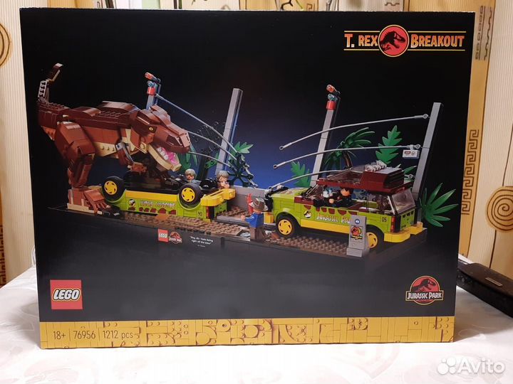 Lego 76956 Jurassic World T. rex Breakout