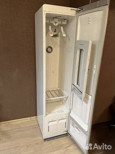 Стайлер для одежды LG