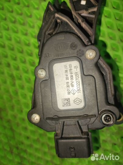 Педаль газа Renault Logan 2