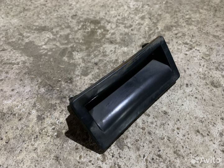 Кнопка багажника audi a4 b8