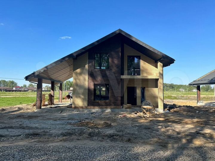 Дом 165 м² на участке 8 сот.