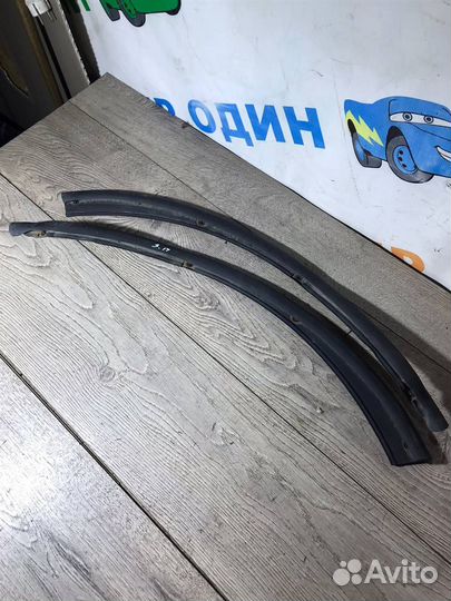 Уплотнитель двери задней правой,левой Land Rover