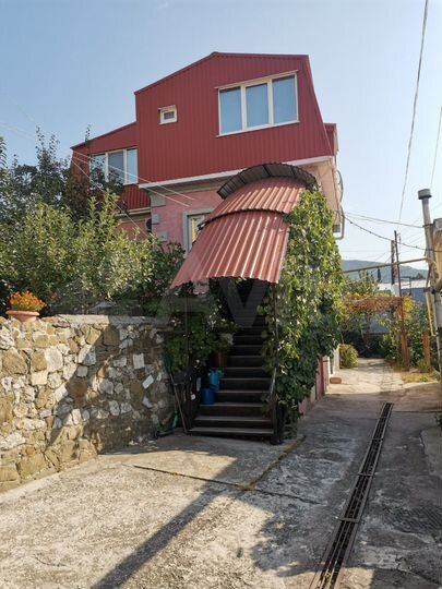 Дом 132 м² на участке 1 сот.