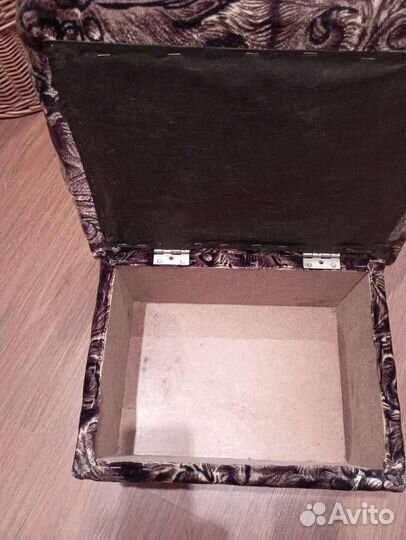 Пуфик в прихожую с ящиком