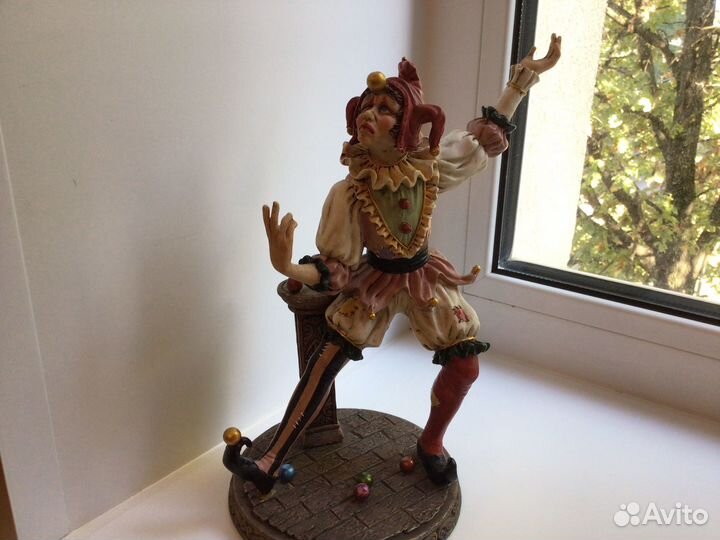 Статуэтка клоуна