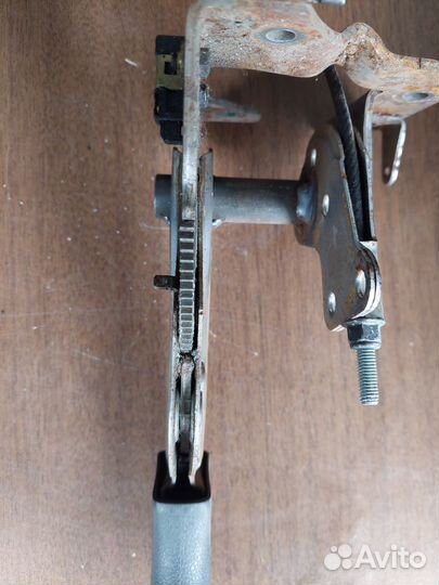 Рычаг стояночного тормоза Nissan Primera P12