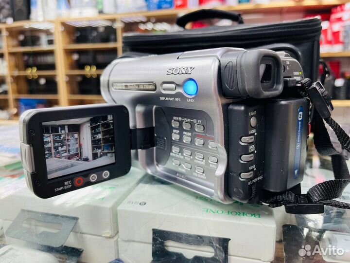 Видеокамера Sony Handycam Digital 8 Полный комплек