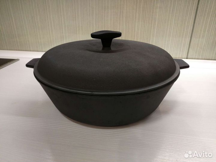 Чугунная жаровня и кастрюля марки Syton