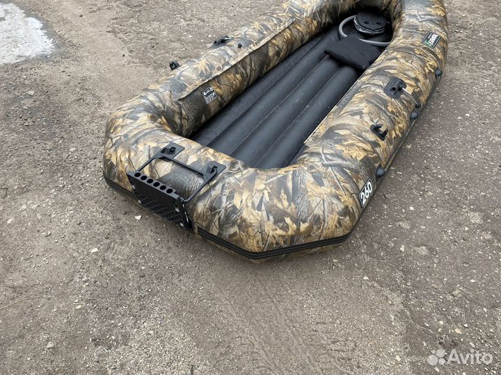 Лодка gavial 260