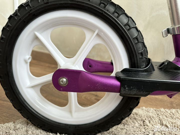 Легкий беговел cruzee