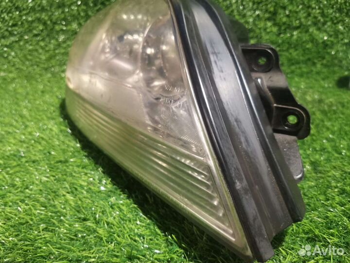 Фара правая Киа Соренто 1