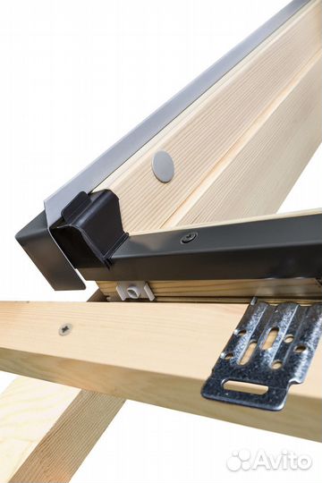 Мансардное окно Fakro FTP-V U4 двухкамерное