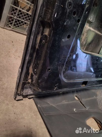 Дверь задня мерседес гленвагин