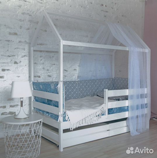 Детская кровать натуральный массив