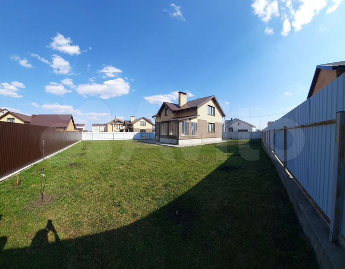 Дом 219 м² на участке 8 сот.