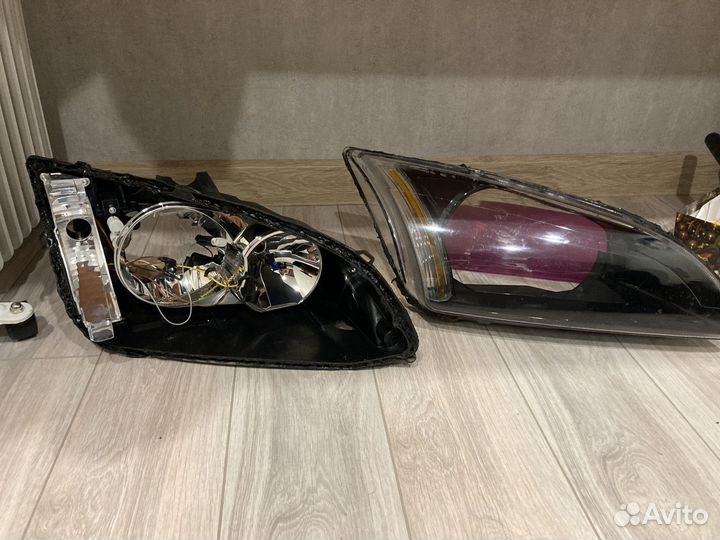 Стекло правой фары форд фокус 2 дорестайлинг