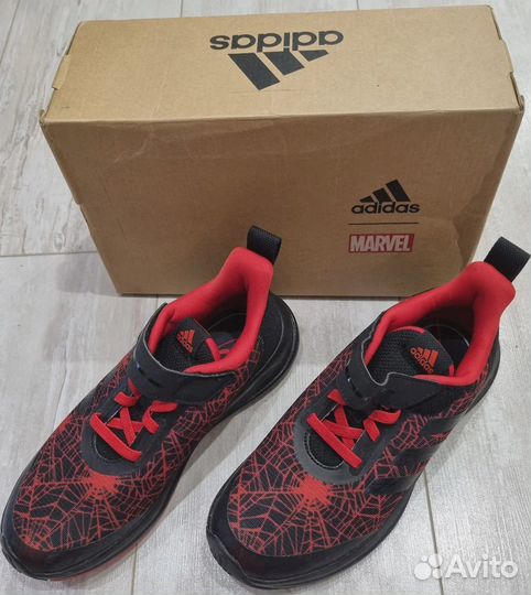 Кроссовки Adidas Marvel