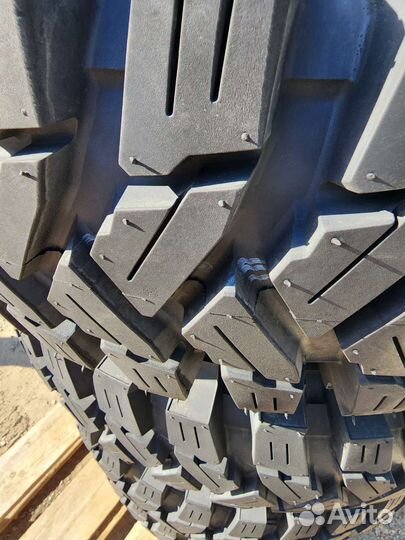 Maxxis M8060 Trepador 12.5/35 R15