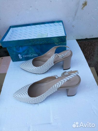 Босоножки женские 38 размер натуральная кожа новые