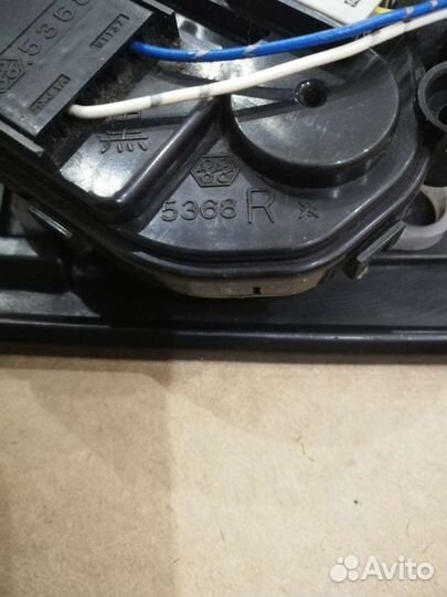 Зеркальный элемент правый 7632A224 с подогревом