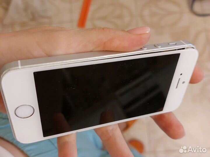 Телефон iPhone 5 на запчасти