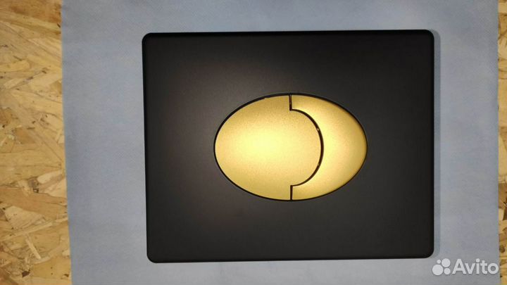 Кнопка Grohe черная-золотая