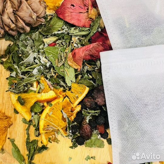 Подарочный набор травяной чай мед в сотах Алтай