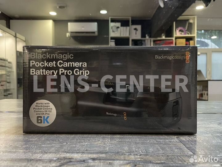 Blackmagic Pocket Camera Battery Pro Grip
