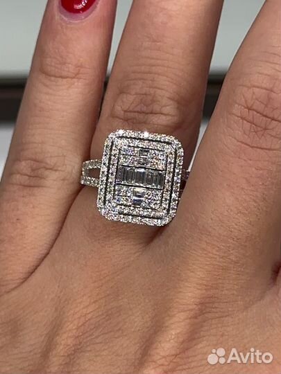 Золотое кольцо с бриллиантами