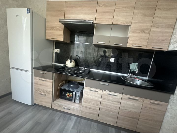 2-к. квартира, 52 м², 2/10 эт.