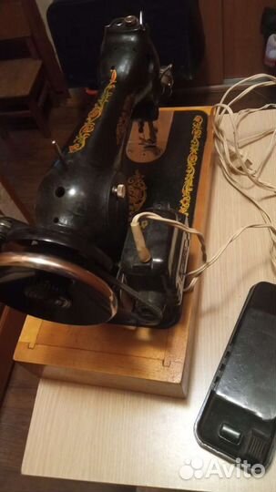 Электрическая швейная машинка