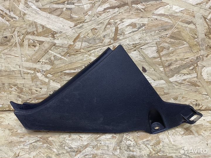 Накладка передней стойки левая Toyota Land Cruiser