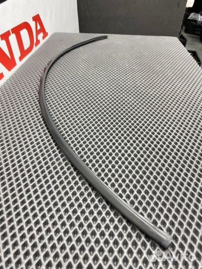 Уплотнитель лобового стекла Honda Civic FD(4Д)