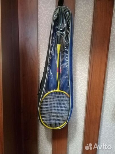 Ракетка для бадминтона