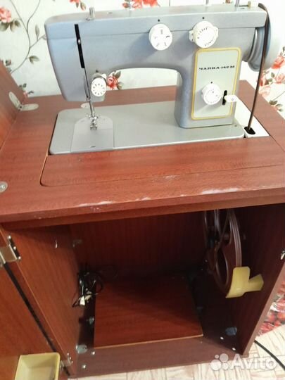 Швейная машина Чайка 142м