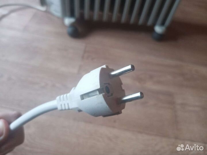 Обогреватель масляный DeLonghi