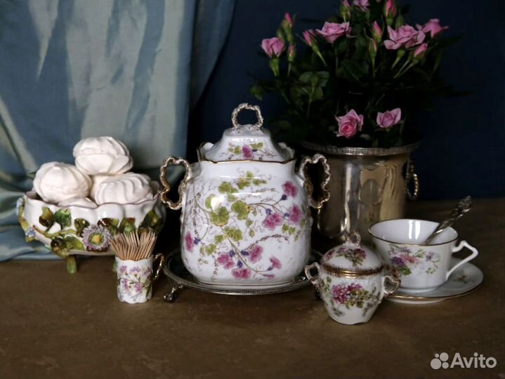 Крупная бисквитница. Франция. Антиквариат