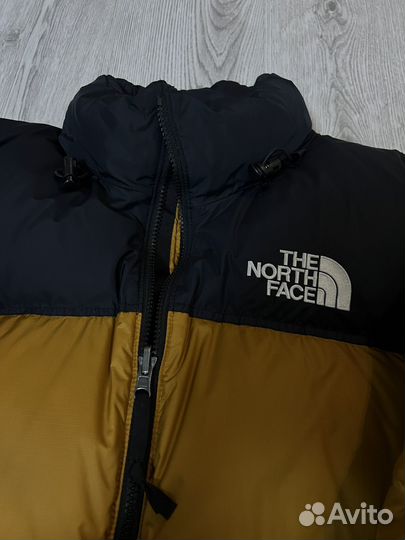 The north face nuptse 1996