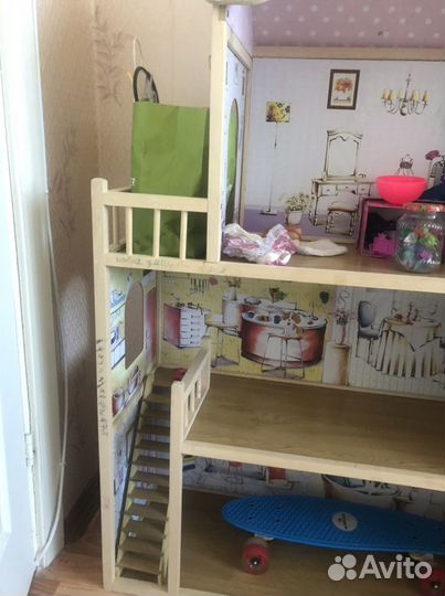 Кукольный домик с мебелью