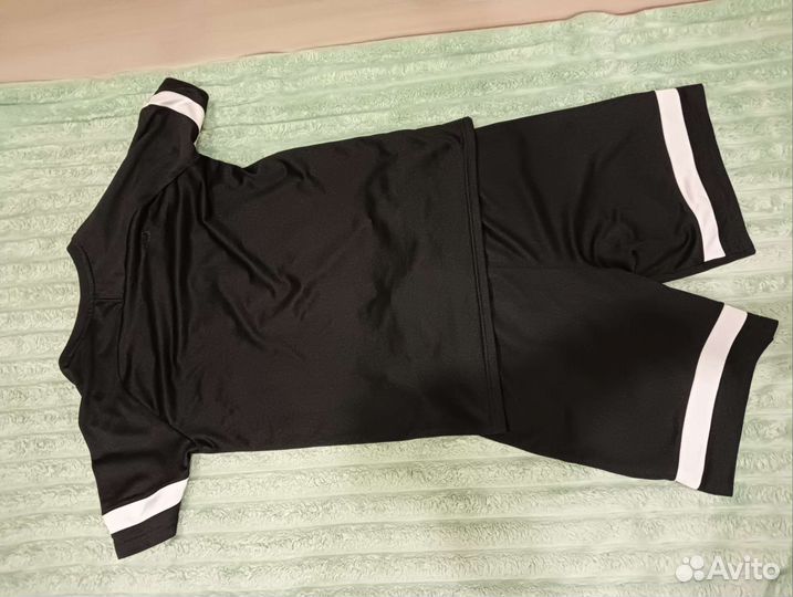 Шорты и футболка комплект спортивный